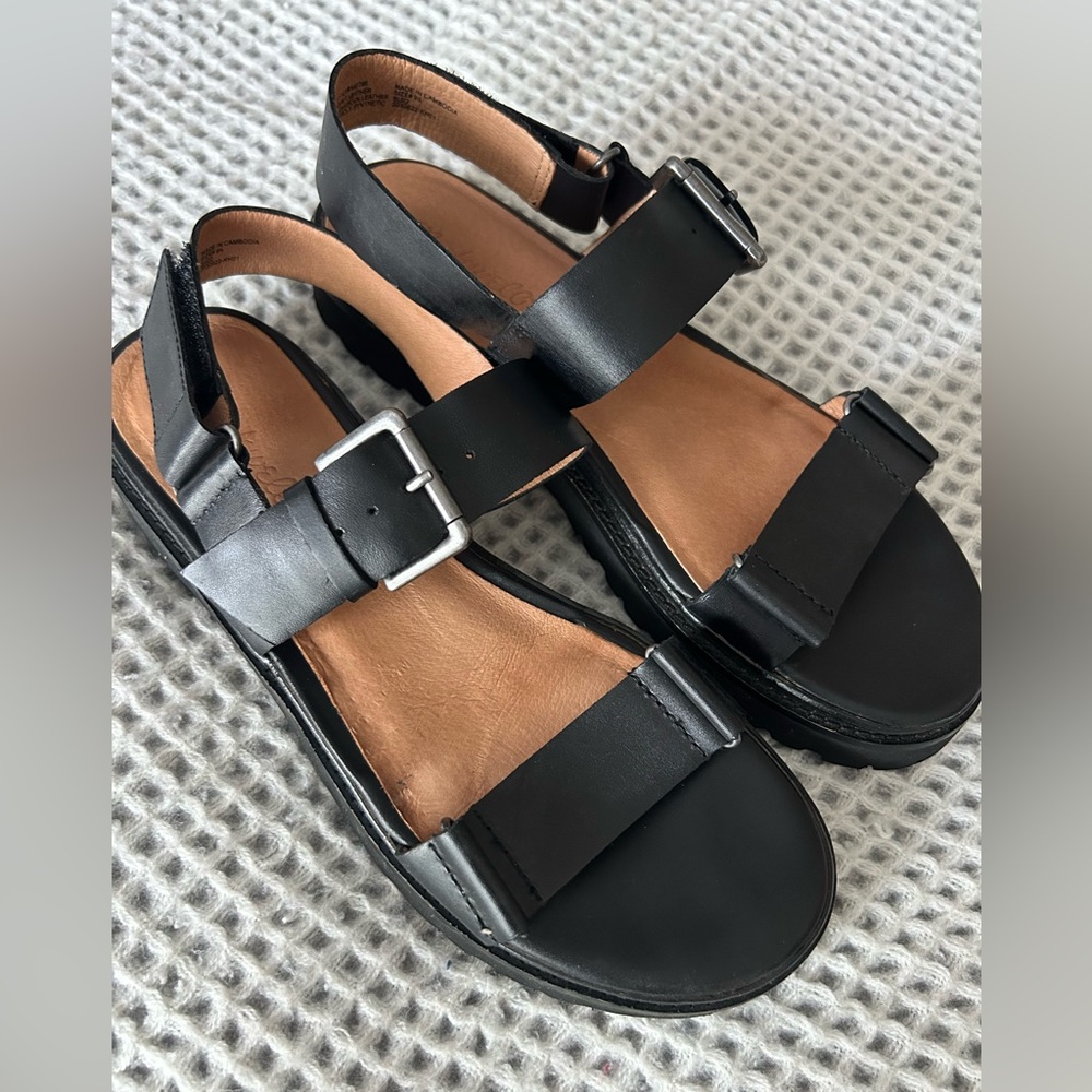 Madewell- The Cady Lugsole Sandal